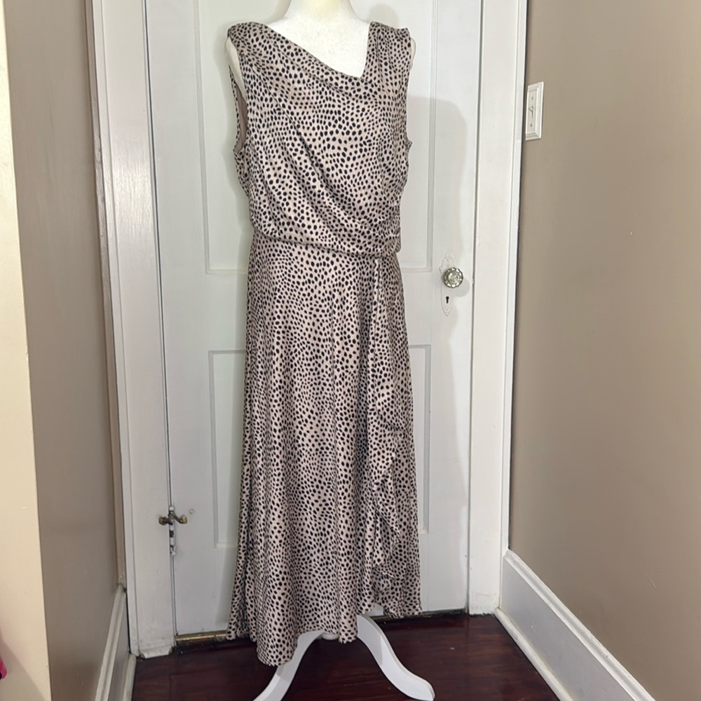 Just...Taylor Black and Cream Ruched Wrap Dress
